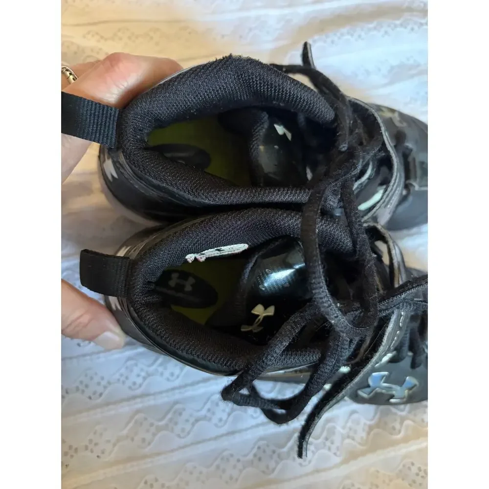 Under Armour Youth Football Cleats Black White Size 6Y Molded Stud Cleats
